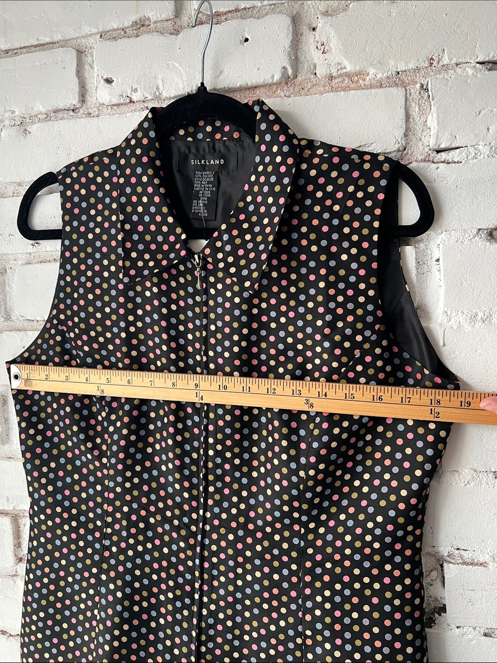 100% silk Black Polka Dot Sleeveless Zip Front Top collared slim fit moto vest - Picture 4 of 7